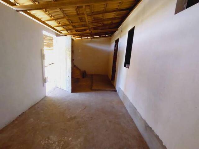 Casa para Venda em Camaçari - 4