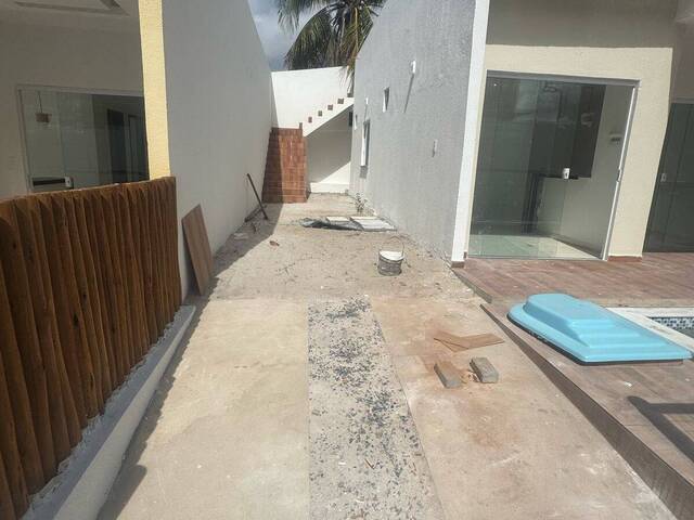 Casa para Venda em Camaçari - 4