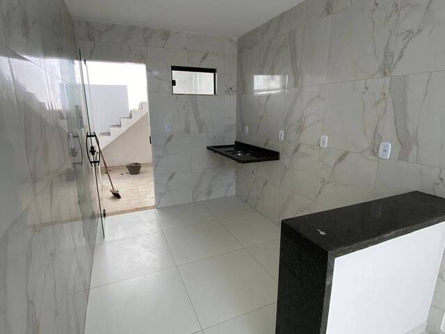 Casa para Venda em Camaçari - 5