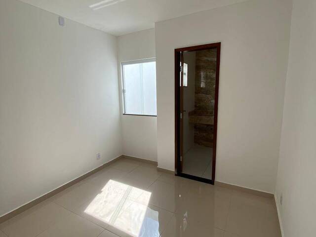 Casa para Venda em Camaçari - 5