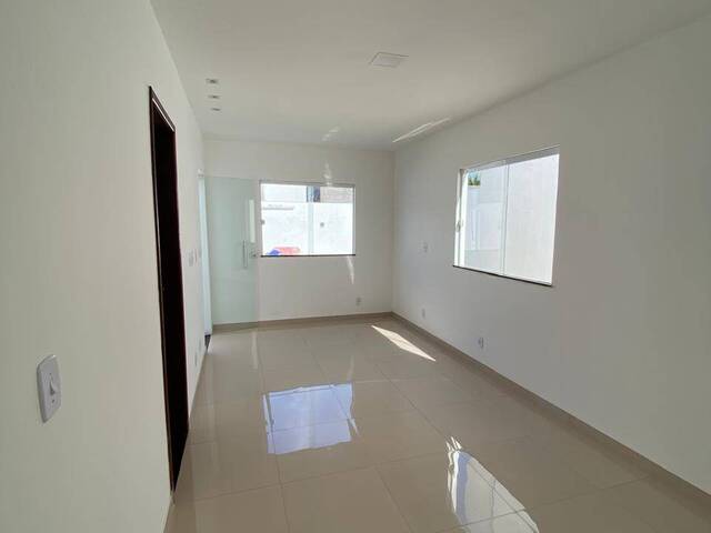 Casa para Venda em Camaçari - 4