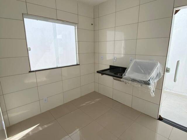 Casa para Venda em Camaçari - 5