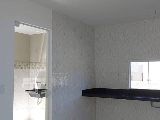 Casa para Venda em Camaçari - 5
