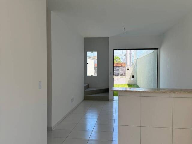 Casa para Venda em Camaçari - 5