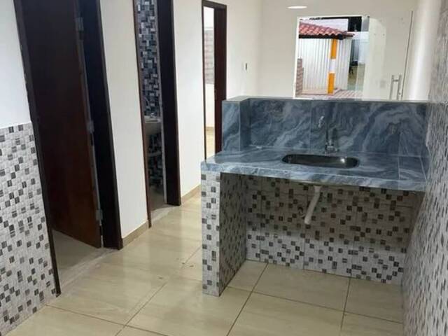 Casa para Venda em Camaçari - 5