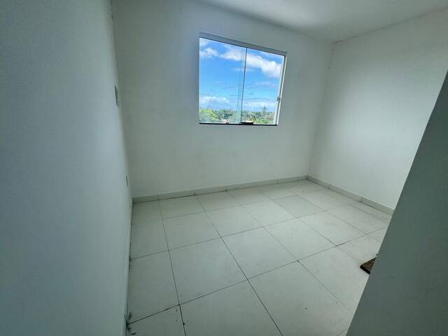 Casa para Venda em Camaçari - 4