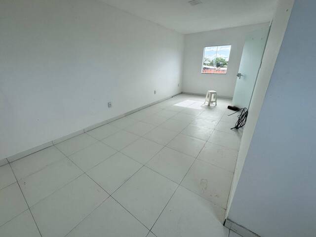 Casa para Venda em Camaçari - 5