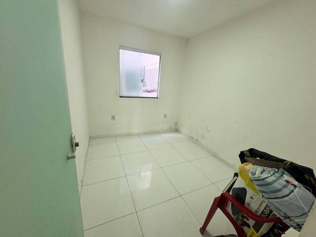 Casa para Venda em Camaçari - 5