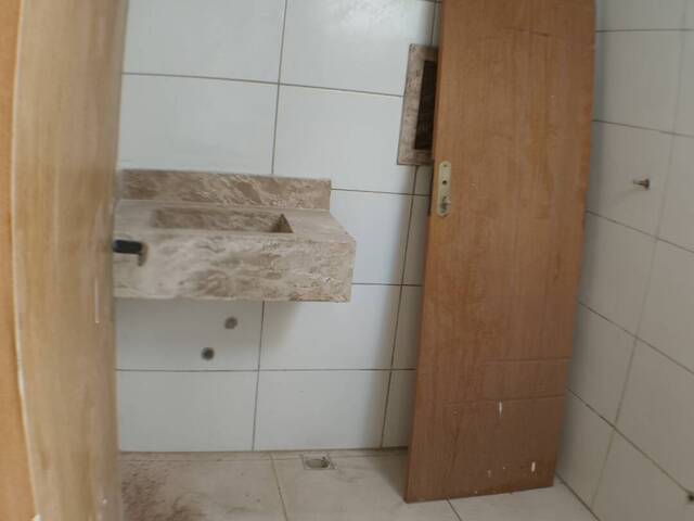 Casa para Venda em Camaçari - 5