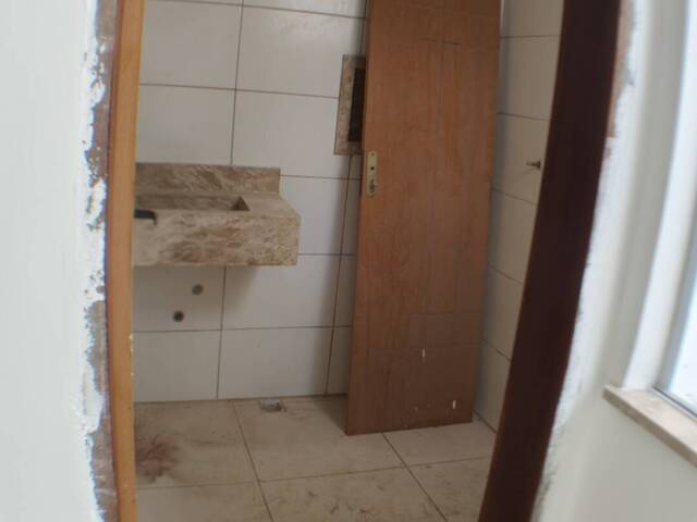 Casa para Venda em Camaçari - 4