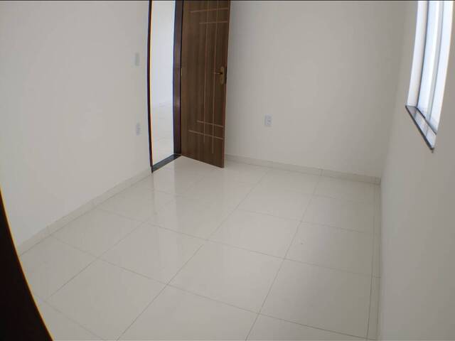 Casa para Venda em Camaçari - 4