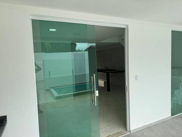 Casa para Venda em Camaçari - 4